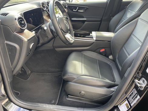 Certified 2025 Mercedes-Benz GLC 300 4MATIC w/ Driver Assistance Package image 22