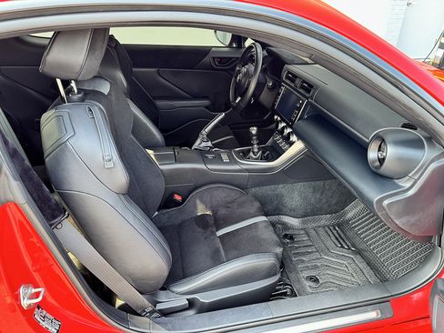 Used 2023 Toyota GR86 Premium w/ ALL Weather Mat Package (TMS) RWD image 12