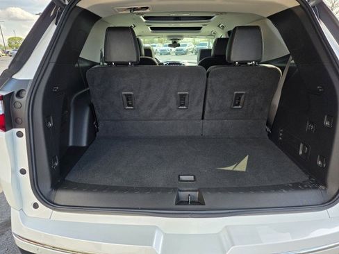 Used 2021 Chevrolet Traverse High Country FWD image 14