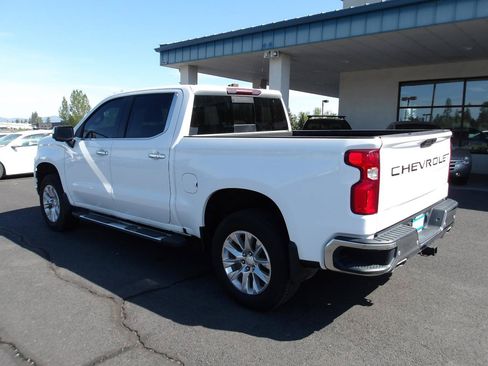 Used 2020 Chevrolet Silverado 1500 LTZ w/ LTZ Premium Package AWD/4WD image 3