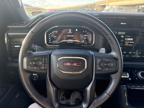 Used 2022 GMC Sierra 1500 AT4 w/ AT4 Premium Package AWD/4WD image 18