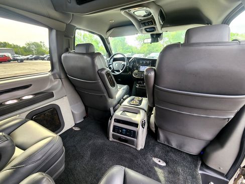 Used 2020 Chevrolet Express 2500 w/ Enhanced Convenience Package RWD image 50