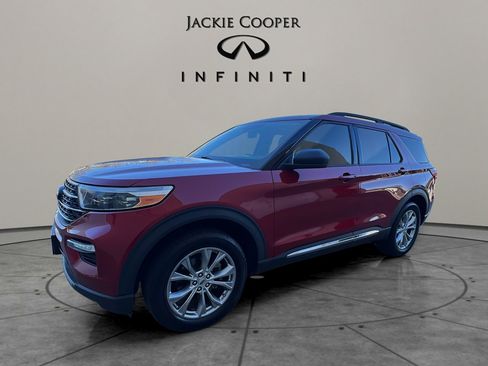 Used 2020 Ford Explorer XLT w/ Equipment Group 202A image 1