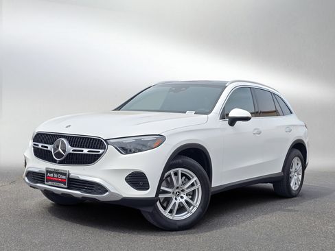 Used 2023 Mercedes-Benz GLC 300 4MATIC image 1