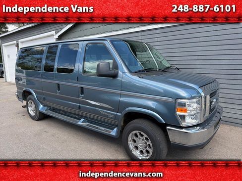 Used 2014 Ford E-150 and Econoline 150 w/ RV Plus Package RWD image 1