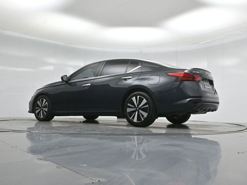Used 2022 Nissan Altima 2.5 SV image 49