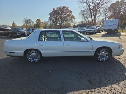 Used 1998 Cadillac De Ville image 21
