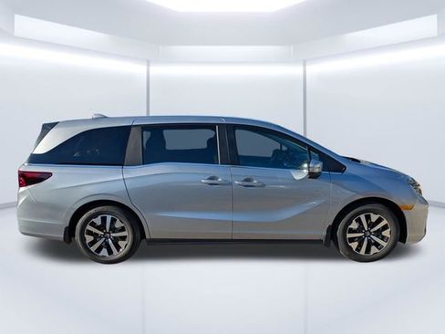 New 2026 Honda Odyssey EX-L image 3