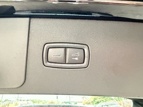 Used 2023 Porsche Cayenne Platinum Edition AWD/4WD image 35