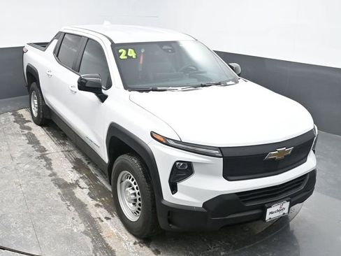 Used 2024 Chevrolet Silverado EV W/T image 17