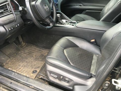 Used 2020 Toyota Camry XSE image 4