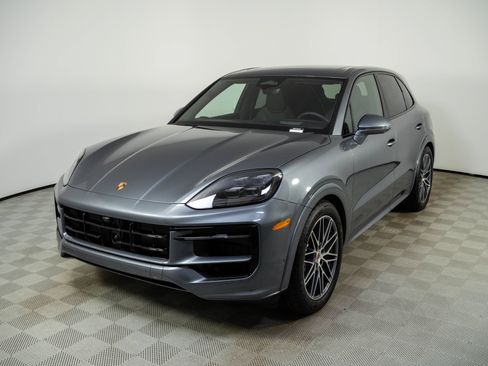 New 2026 Porsche Cayenne GTS AWD/4WD image 1