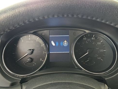 Used 2019 Nissan Rogue SV FWD image 19