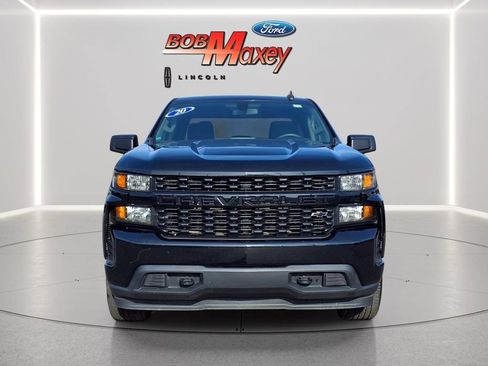 Used 2020 Chevrolet Silverado 1500 Custom w/ Custom Value Package AWD/4WD image 2