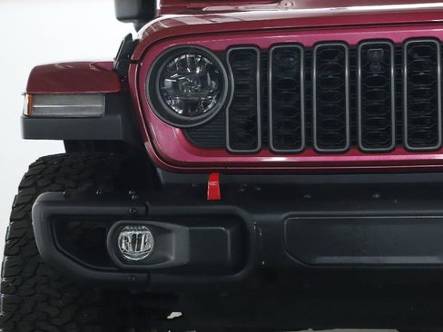 Used 2024 Jeep Wrangler Unlimited Rubicon AWD/4WD image 6