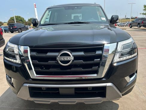 Used 2024 Nissan Armada SV AWD/4WD image 2