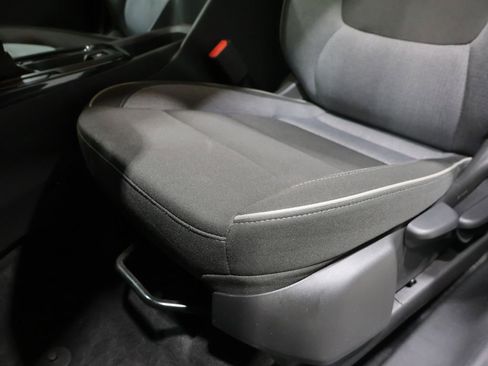 Used 2025 Chevrolet TrailBlazer LT AWD/4WD image 12
