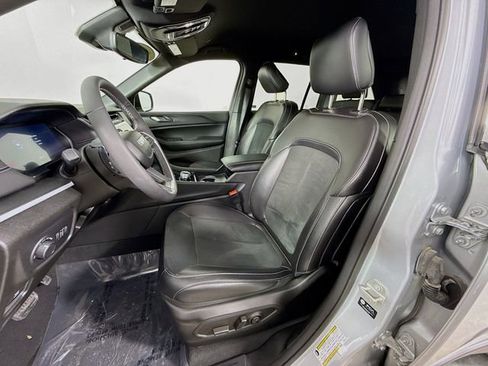 Used 2024 Jeep Grand Cherokee Altitude image 20