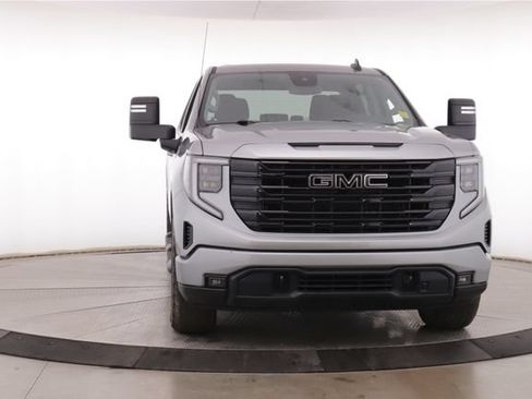 Used 2024 GMC Sierra 1500 Elevation AWD/4WD image 12