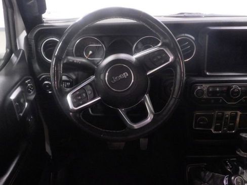 Used 2021 Jeep Wrangler Unlimited Sahara image 9