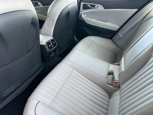 Used 2023 Genesis G70 2.0T w/ Sport Prestige Package image 11