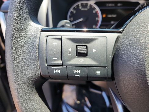 Used 2023 Nissan Rogue SV AWD/4WD image 21