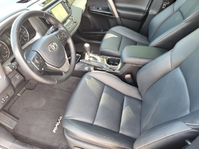 Used 2017 Toyota RAV4 Limited FWD image 13