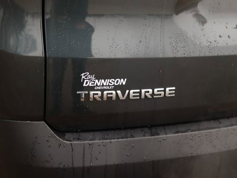 Used 2020 Chevrolet Traverse LT image 33