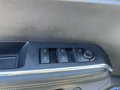 Used 2025 GMC Acadia Elevation image 20