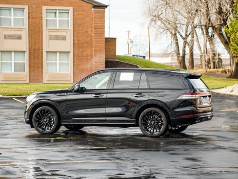 Used 2023 Lincoln Aviator Reserve w/ Equipment Group 201A image 7