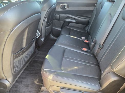 Certified 2025 Kia Sorento S w/ Panoramic Sunroof Package image 29