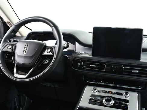 Used 2022 Lincoln Aviator AWD w/ Premium Package image 8