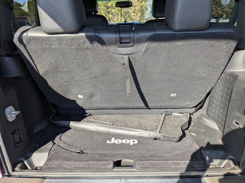 Used 2017 Jeep Wrangler 75th Anniversary image 29