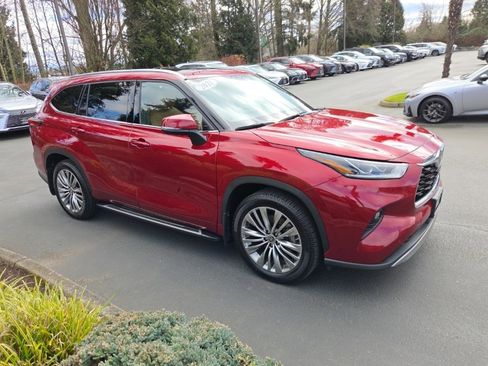 Used 2021 Toyota Highlander Platinum image 8