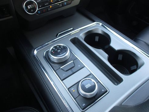 Used 2019 Ford Expedition XLT w/ Equipment Group 202A image 34