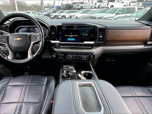 Used 2022 Chevrolet Silverado 1500 High Country w/ High Country Premium Package image 15