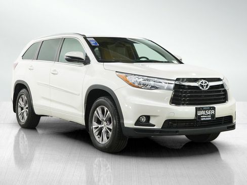 Used 2015 Toyota Highlander XLE image 7