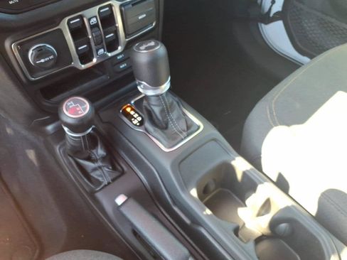 Used 2025 Jeep Wrangler Unlimited Sport AWD/4WD image 20