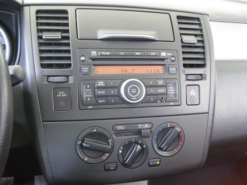 Used 2012 Nissan Versa 1.8 S w/ Special Edition Pkg FWD image 17
