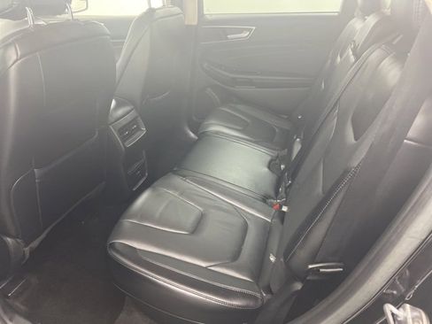 Used 2018 Ford Edge Titanium image 11