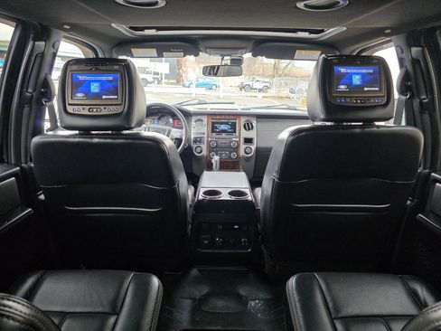 Used 2015 Ford Expedition EL Platinum image 16