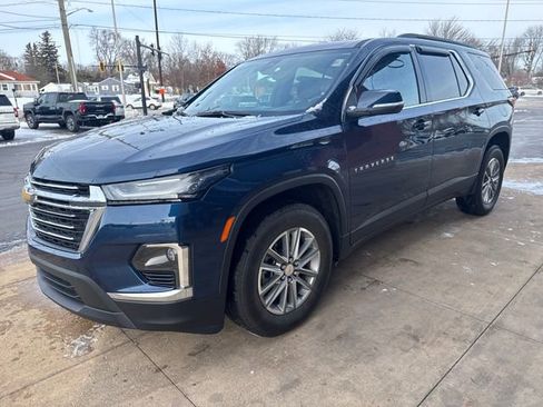 Used 2023 Chevrolet Traverse LT image 7