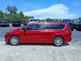 New 2025 Chrysler Pacifica Select image 2