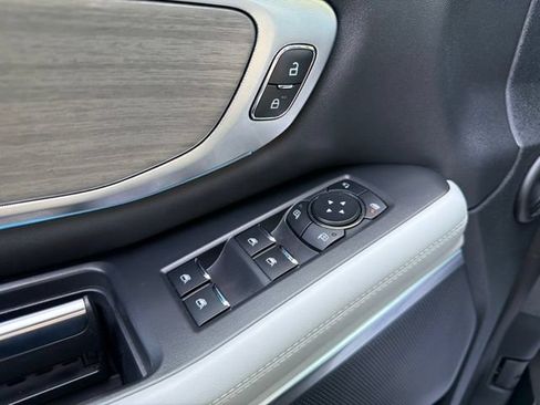 Used 2025 Ford Expedition Platinum AWD/4WD image 11