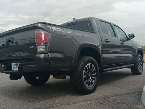 Used 2021 Toyota Tacoma TRD Sport w/ TRD Premium Sport Package AWD/4WD image 5