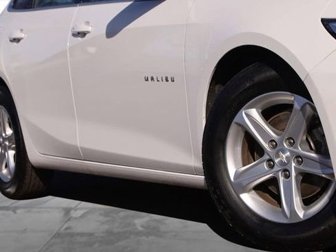 Used 2024 Chevrolet Malibu LT image 3