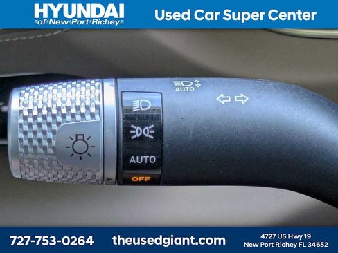 Used 2022 Genesis GV80 2.5T w/ Prestige Package 04 AWD/4WD image 37