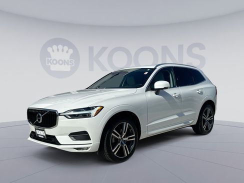 Used 2021 Volvo XC60 T5 Momentum w/ Premium Package FWD image 1