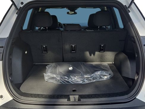 New 2026 Chevrolet Equinox LT w/ Convenience Package II image 8