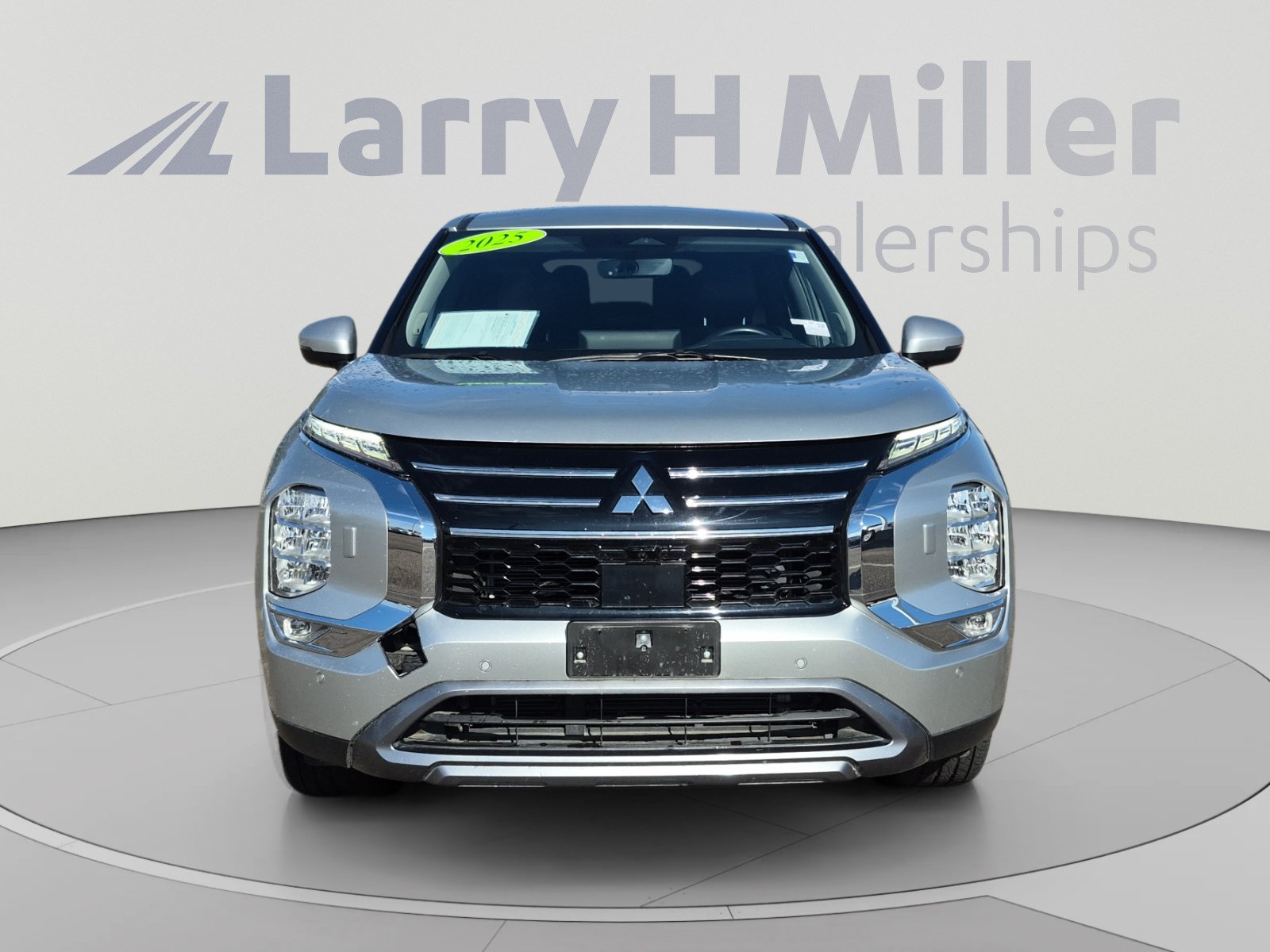 Used 2025 Mitsubishi Outlander SE AWD/4WD image 8